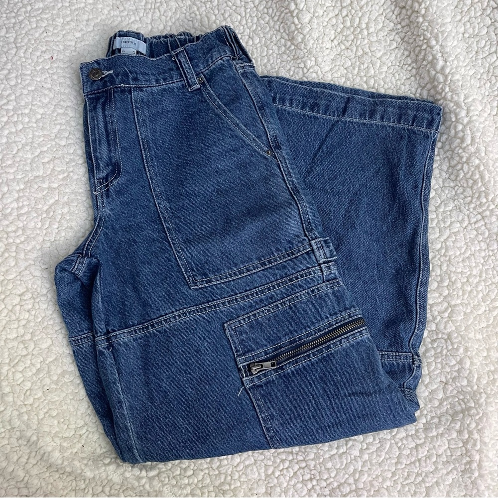Wide Leg Cargo Jeans